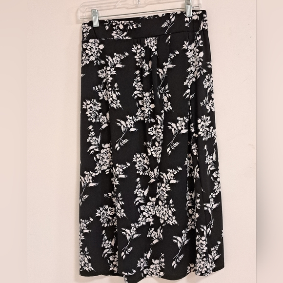 Thalia Sodi Black and White Floral Faux Wrap Midi Skirt Misses Medium - Picture 3 of 6